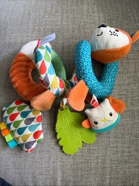 Infantino baby toy for stroller or car seat handle